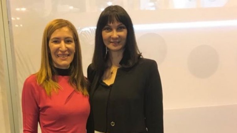 Ангелкова доволна: Гръцките туристи у нас над 1 млн.