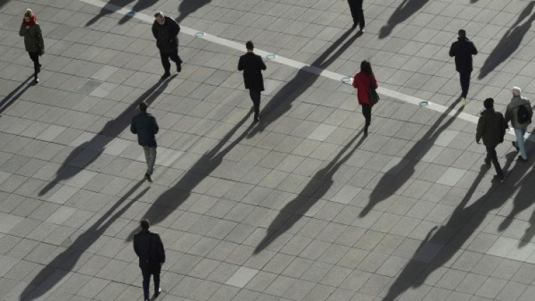 Българите на две за: Демокрацията, убийствата, еврото...
