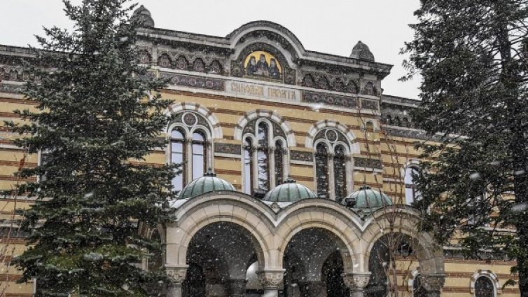 Църквата срещу Дионисий: Не може да изразява позицията на Синода