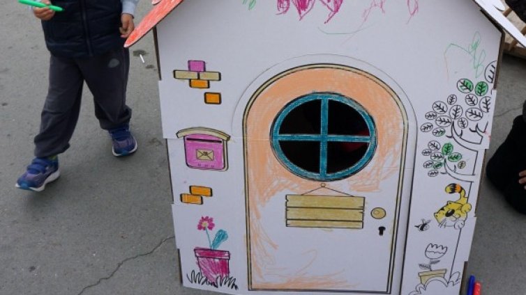 Забавачка в наши дни: Само турски език, бой, обиди и заплахи