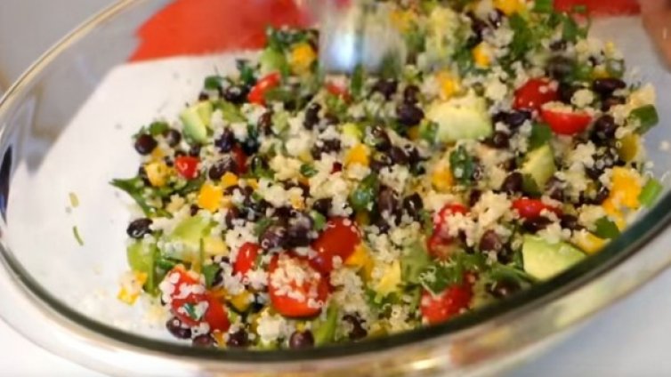 Рецептата Dnes: Салата с киноа и авокадо