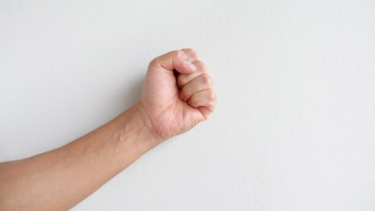 14-годишен преби и ограби дядо в Момино село