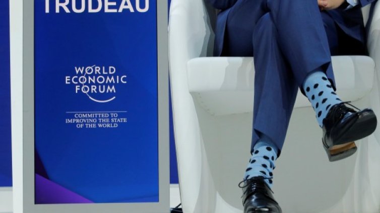 Джъстин Трюдо показа чорапи с патенца в Давос