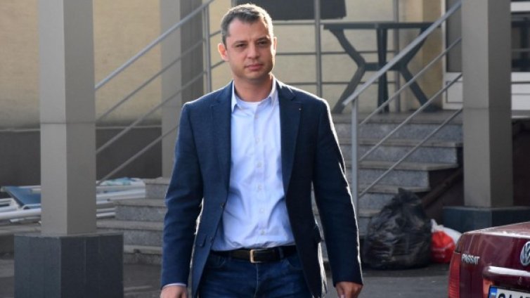 КС: Оставката "Кумгейт" на Делян Добрев &ndash; да се приеме!