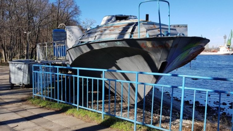 Закотвена завинаги: Кометата на "Аспарухово" - атракцион!