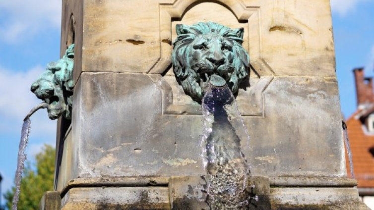 Брюксел препоръчва чешмяната вода