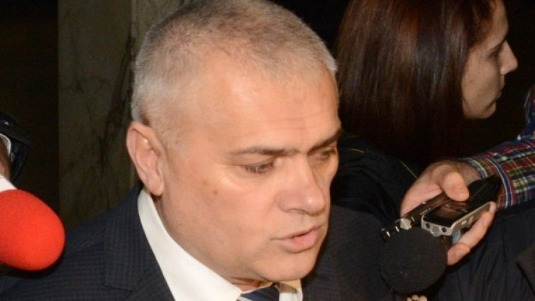 Проверката срещу червен чиновник &ndash; по сигнал на партиен другар