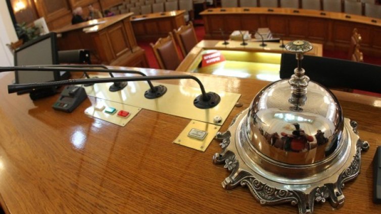 НС отхвърли ветото на Радев за земеделската земя