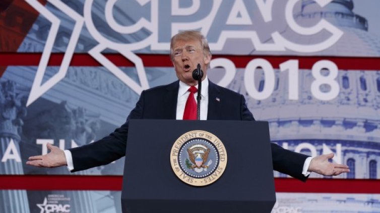 Тръмп убеден: Учител с оръжие би "видял сметката" на стрелеца