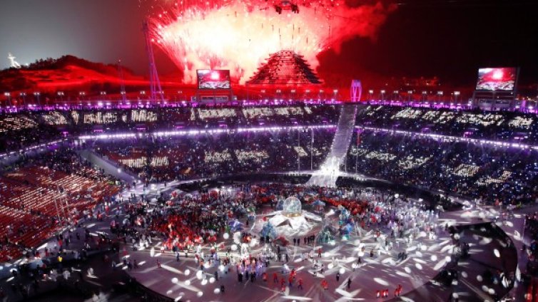 Закриха Игрите: Довиждане, Пьонгчанг! Здравей, Пекин!