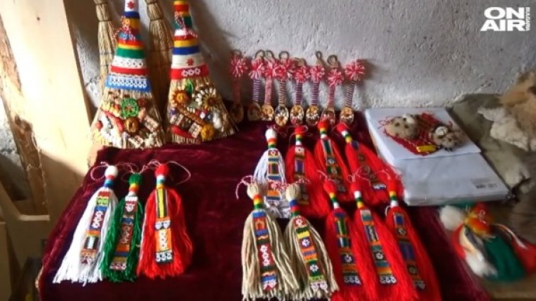 Българско и родно: Двама млади пазят традициите ни с любов