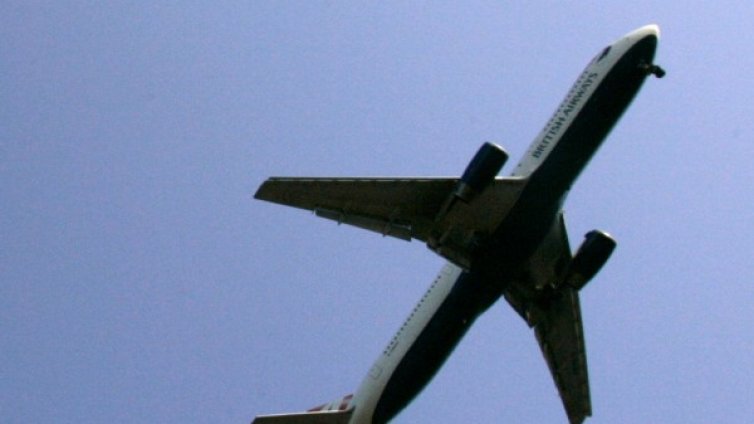 Самолет излетя от София, поиска да се върне аварийно