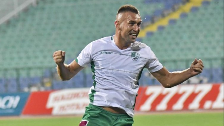 Легендата Камбуров ще играе! Преподписа с Берое