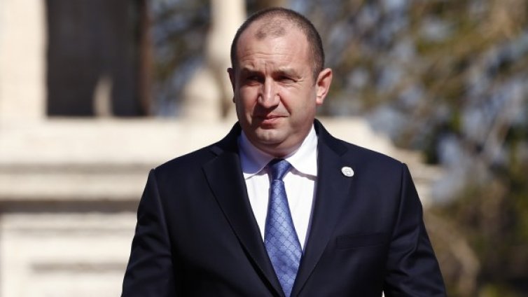 Радев: Преките доставки на руски газ &ndash; важни!