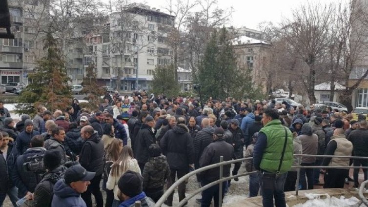 Протест в Пловдив: Искат свобода за лекаря, убил Жоро Плъха