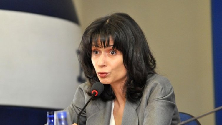 Ток "протече" в парламента: Зад PR на Гинка –  Моника на Станишев!?