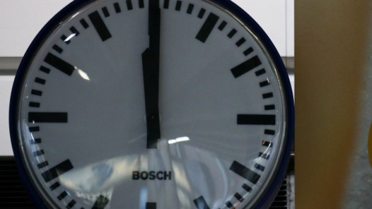 Защо будилниците в Европа изостават?