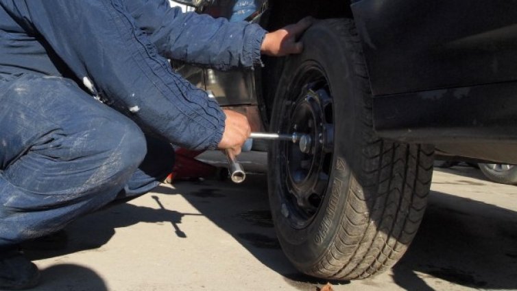 Не бързайте да сменяте зимните гуми! Ще ви трябват още