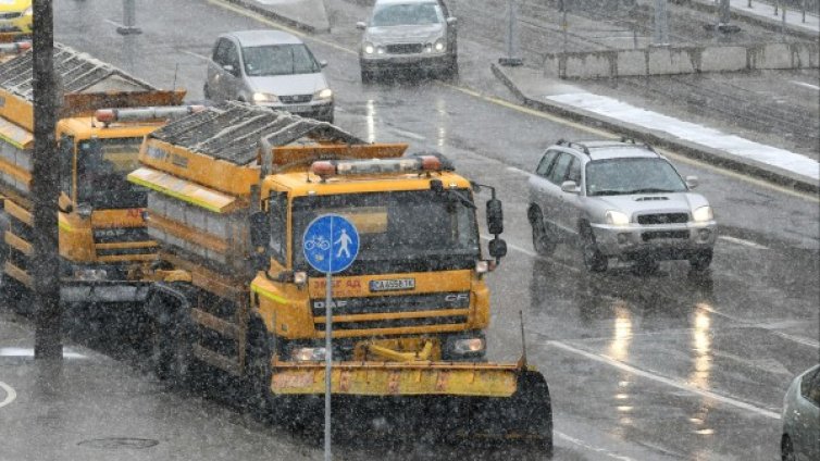 Зимата се връща с пълен обрат: Студ и поледици… И така – цяла седмица!