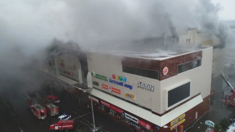 След пожара в руския мол: Загиналите вече са 37 души