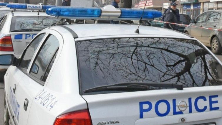 Брутално! Таксиджия изнасили 15-годишна в Благоевград