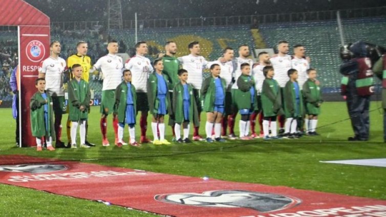 Слаба България би Казахстан с победен гол на Бодуров