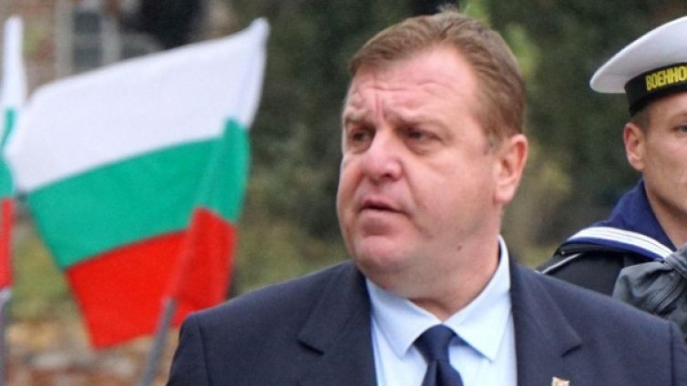 Каракачанов зад Борисов за "Скрипал": Балансиран е!