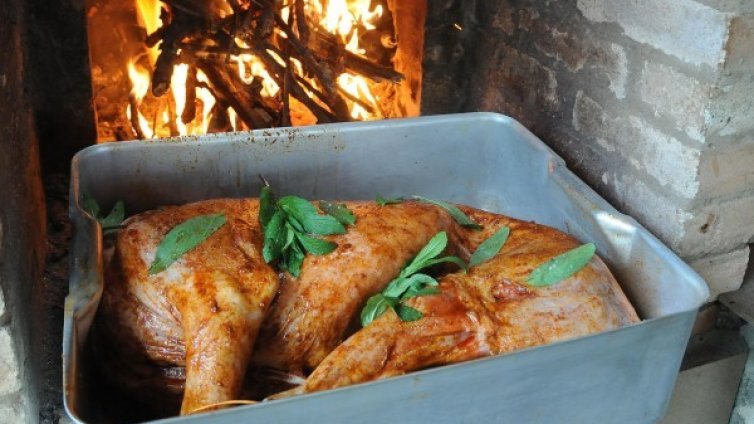 Изкупуват агнешкото по 5 лв., килото на пазара  &ndash; 16 лв. 