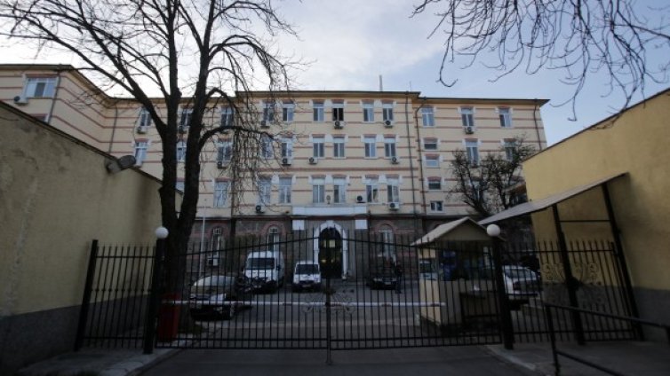 Надзирателите: Със срам и накърнена чест, но ще протестират!