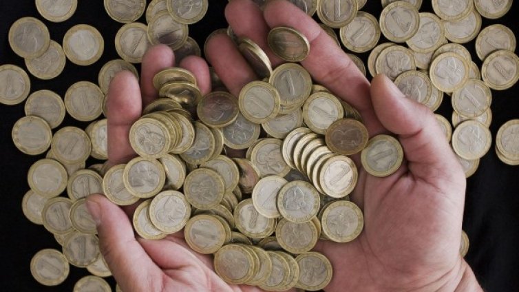 Данъци, осигуровки, пак данъци... Колко получаваме и какво харчим?