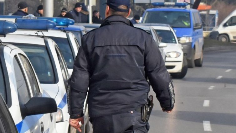 След обир в Пиринско: Хилядарки, заровени в земята!