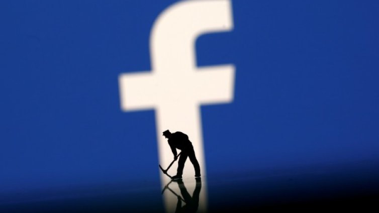 Сенатът vs. Зукърбърг: Дигитални закони в ръцете на дигитално неграмотни