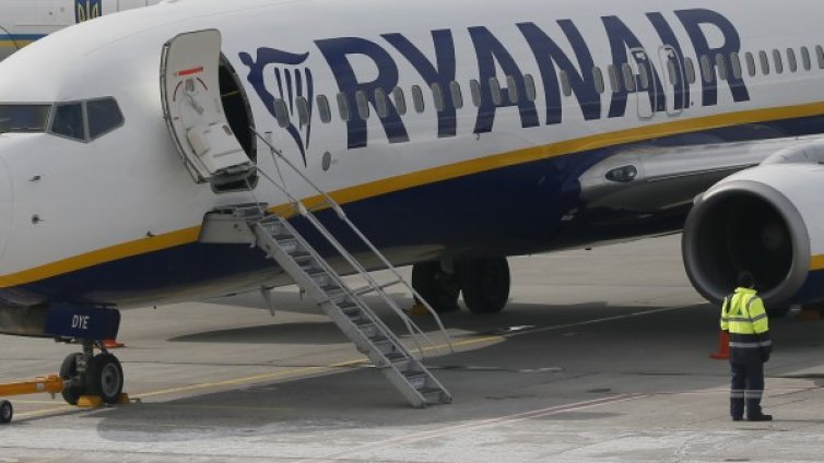 Ryanair спира вътрешните полети в Гърция