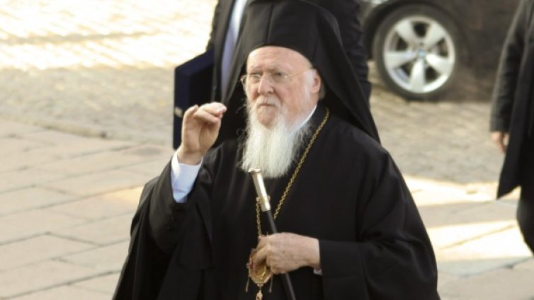 Патриарх Вартоломей скастри БПЦ заради македонската