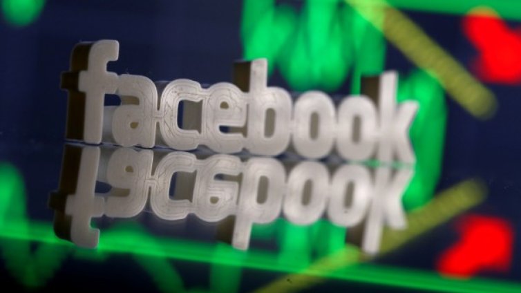 Facebook без реклами &ndash; кой би си платил?