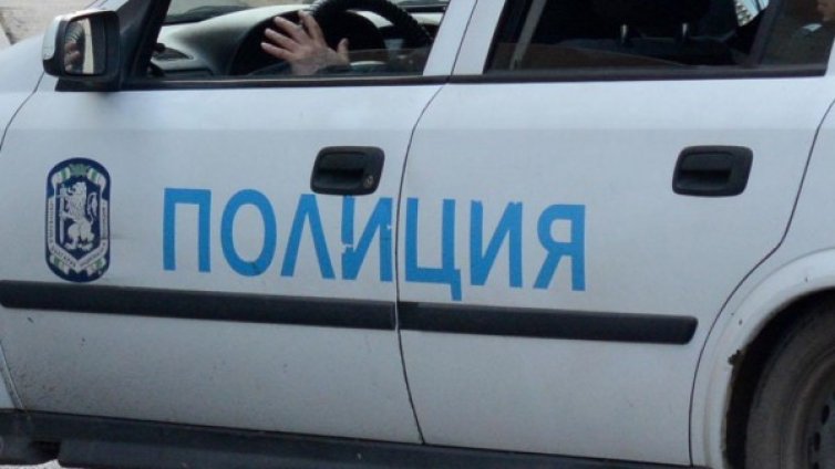 Иззеха ловен автомат и боеприпаси от дом в Разград