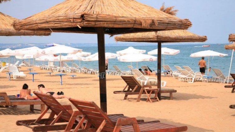 На море в България - 13 плажа са отличени със "Син флаг"