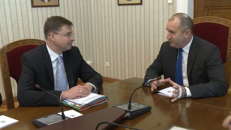 Президентът Радев: В Еврозоната, но с план и оценка на риска! 