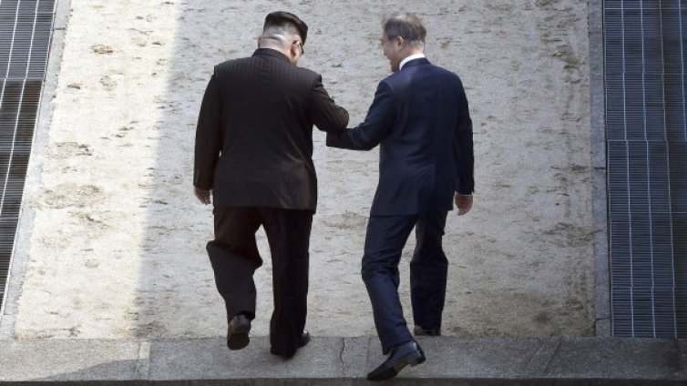 Покана: Ким да посети Сеул по всяко време