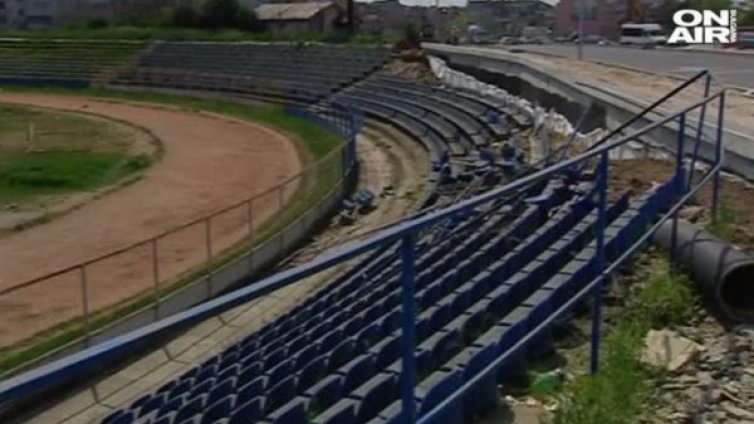 Във Варна булевард бе построен и минава&hellip; през стадион