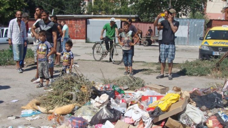 73% от ромите ни &ndash; неграмотни, осем от десет тънат в мизерия!