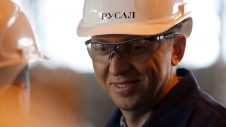 САЩ дават още месец на Дерипаска да напусне "Русал"