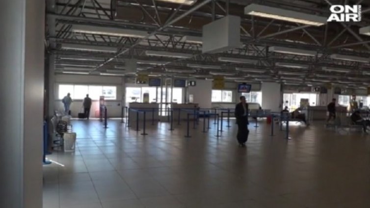 200 българи блокирани на летище в Рим, консулът ни помага