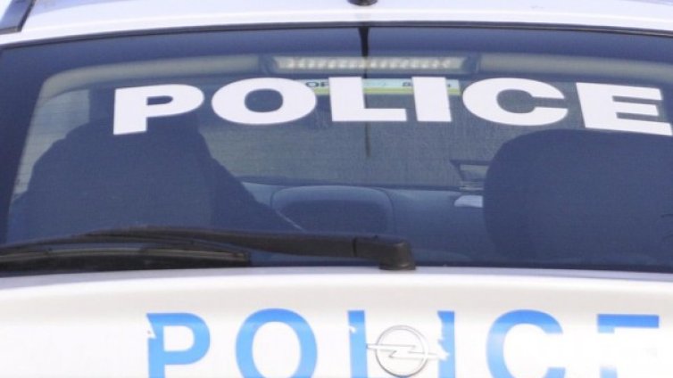 ТИР се вряза в къща до Златна Панега, шофьорът е починал