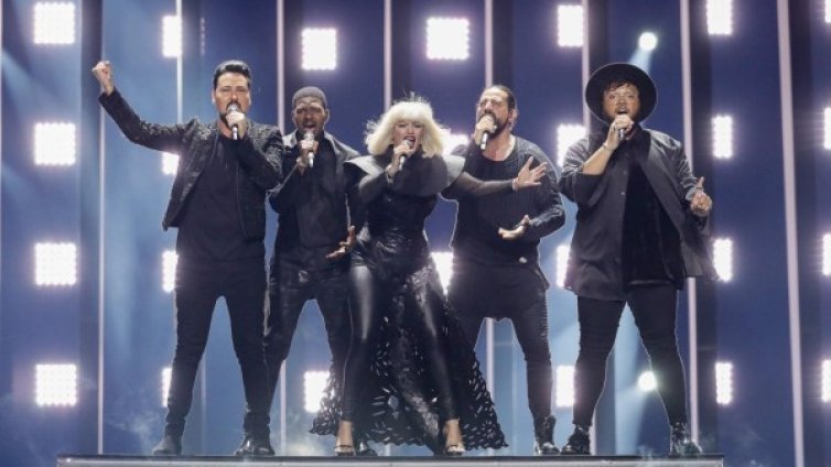 Похвали за Equinox за финала на "Евровизия", Икебаната не харесва това