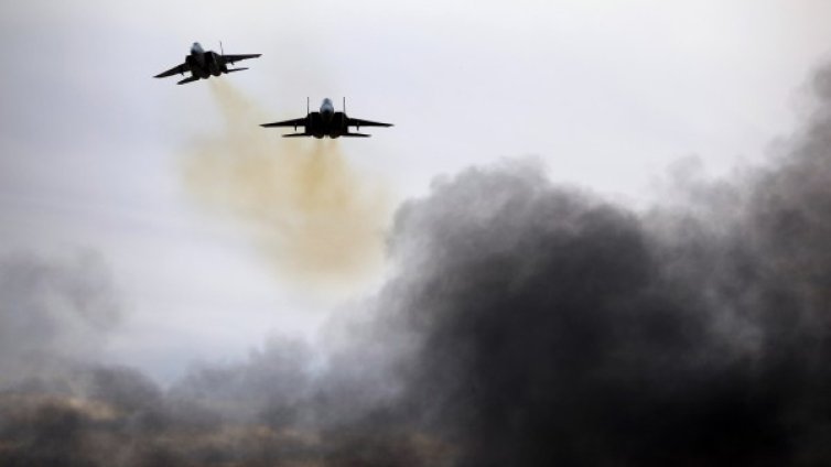 Израел поразил десетки ирански военни цели в Сирия