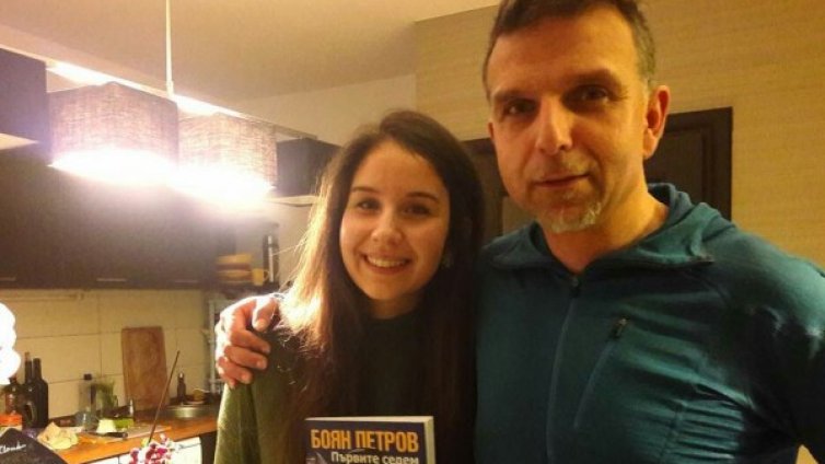Тея за баща си: Той e там, където винаги е искал да бъде!