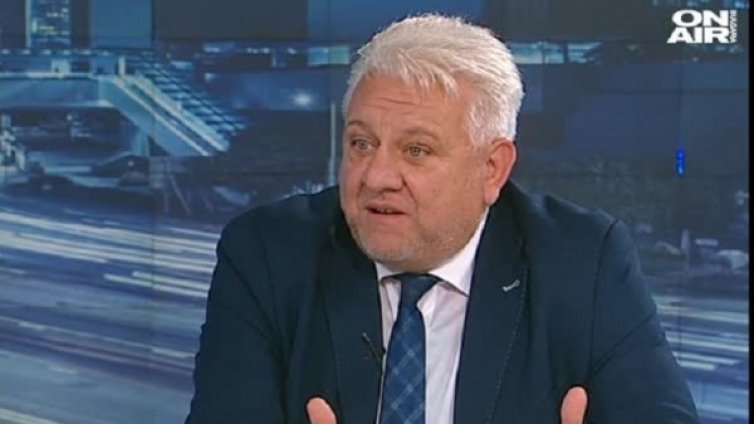 Здравеопазването - сфера, в която се вкарва много политика