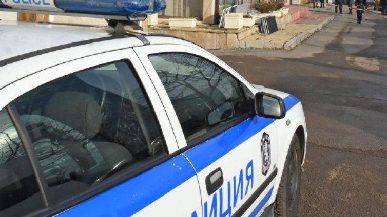 Арестуваха полицаи в София! Изнудвали наркоман за пари