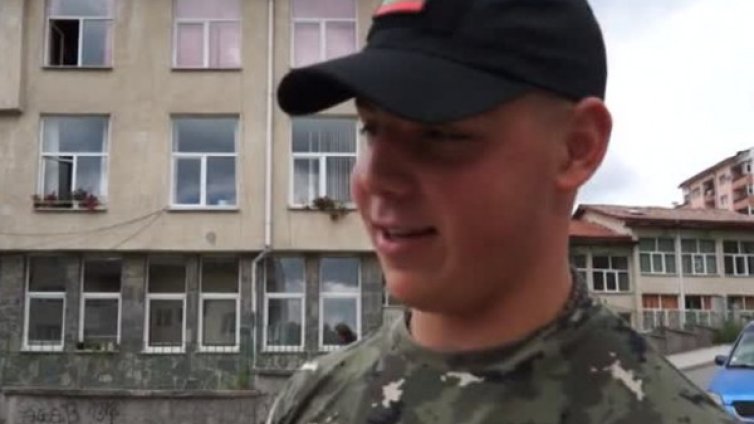 Абитуриентът с автомата &ndash; зрелищно задържан, тихичко пуснат!